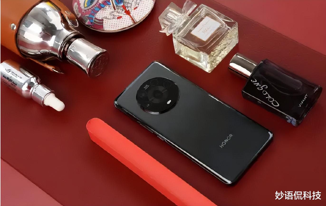 华为荣耀|荣耀Magic4成热销机型，好评率达97%，骁龙8+双曲屏+5000万