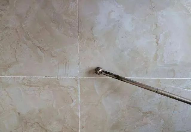 瓷砖空鼓多，工人不承担责任，都怪施工前没说好损耗的合理比例