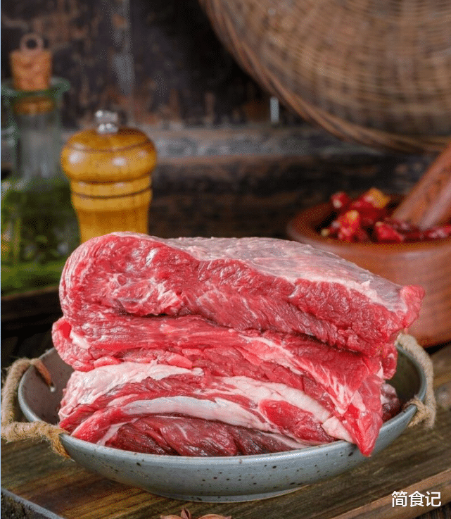 买牛肉，选表面“干的”还是“湿的”？区别很大，建议弄懂再掏钱