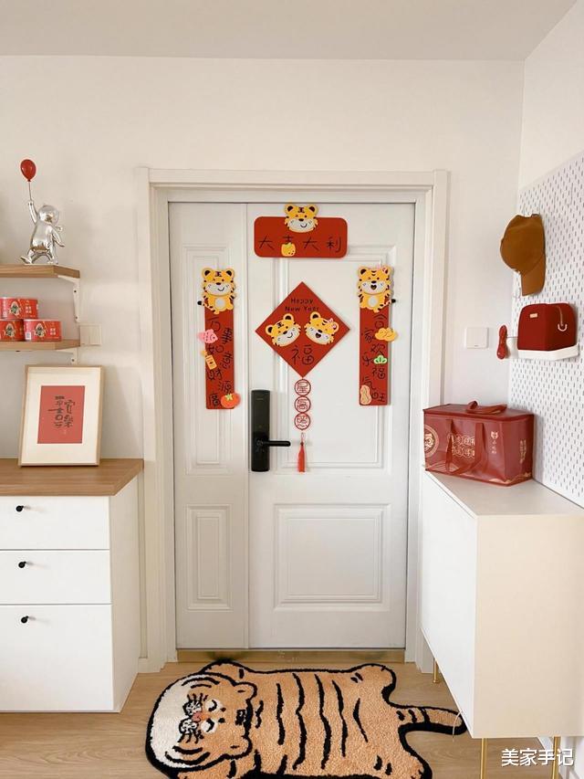 坚持断舍离的二胎妈妈,不买沙发茶几,将96㎡小家装修得“空无一物”,太漂亮了