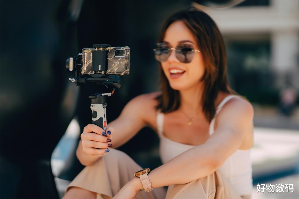智云|做工扎实,面面俱到!智云发布便携相机云台云鹤M2 S