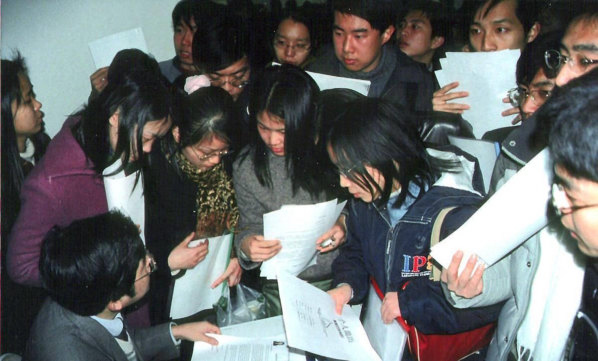 |工作不优秀，向老板提出辞职，但他客气挽留我，到底要不要当真？