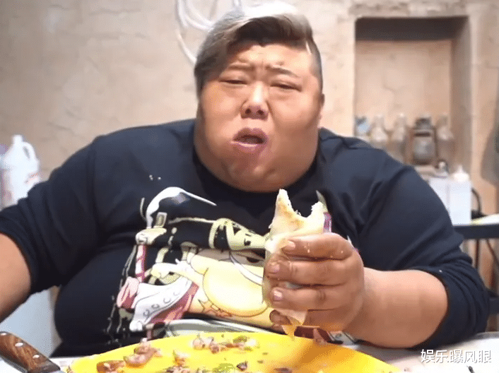 白娘子 网红“胖猴仔”扮白娘子跳操，减肥3个月瘦106斤，网友：像武大郎