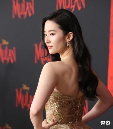 刘亦菲|网友成都偶遇刘亦菲，包裹严实畅游SKP，曾说最大爱好就是逛街