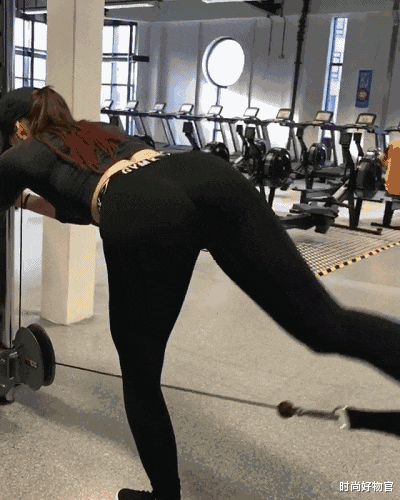 王璐|99年女生，天使面孔，魔鬼身材，让人“沦陷”，一张健身照大火！