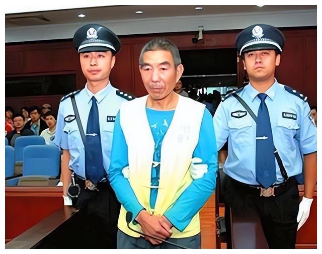 “食人魔”张永明:连杀20多人做腊肉,把受害者遗骸当鸵鸟肉出售