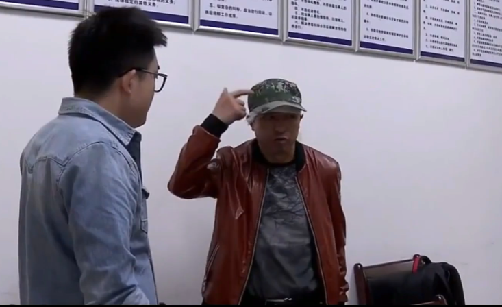 男子被女友骗到一无所有,忍不住爆发了,结局却出人意料