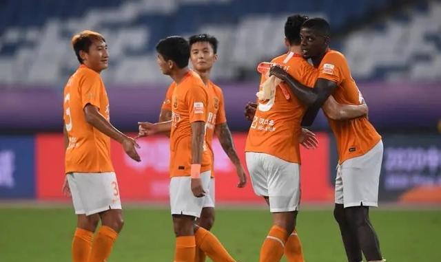 中超|5-1！中超升班马狂飙，笑傲德比大战，有望续写凯泽斯劳滕神话
