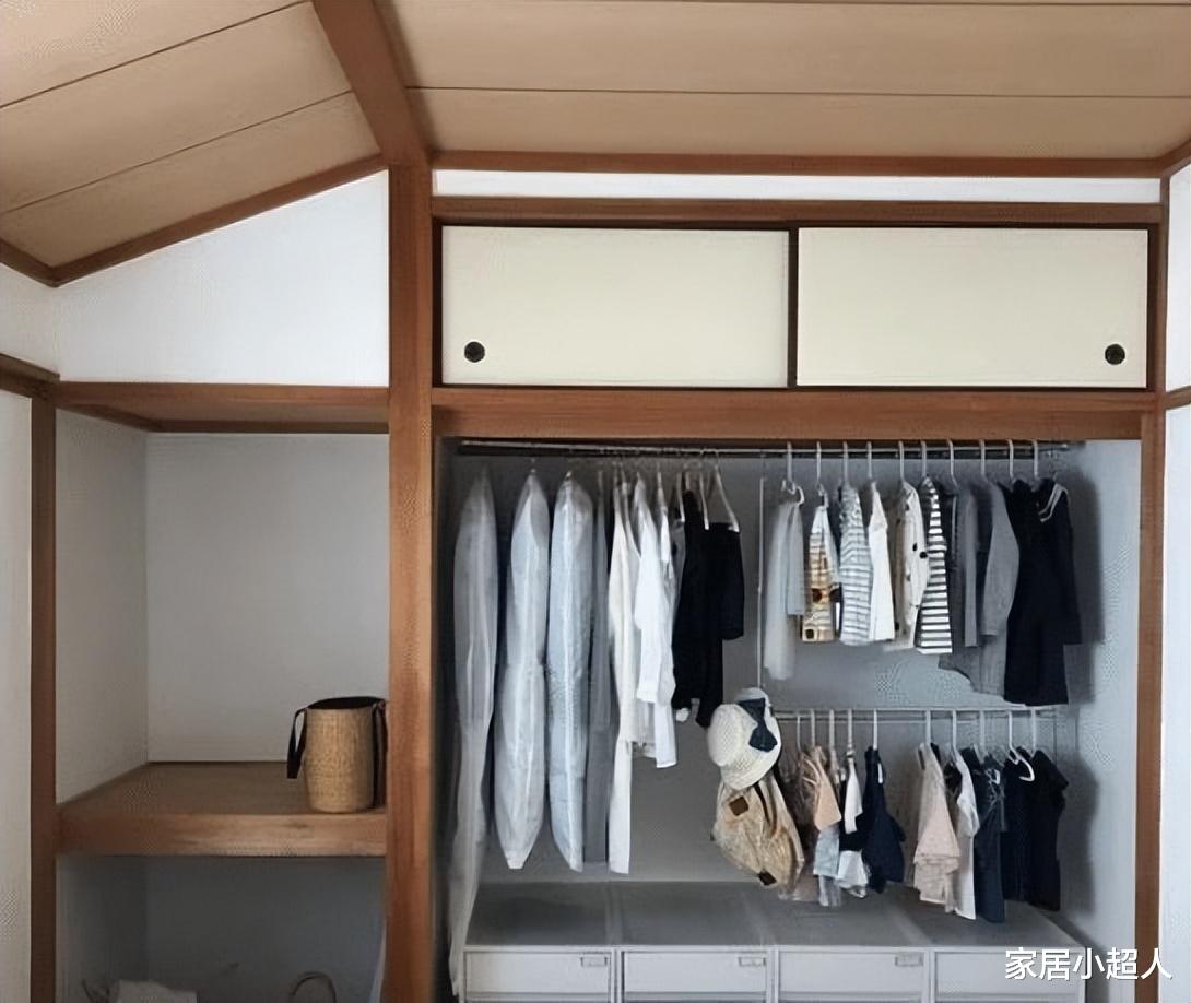 为什么日本人的衣柜里面，没有一个隔板，还能井井有条？厉害！