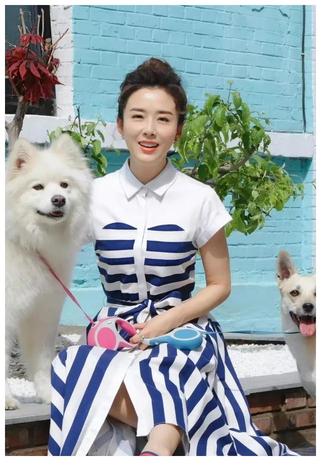 颜丹晨|44岁的颜丹晨犹如20多岁少女