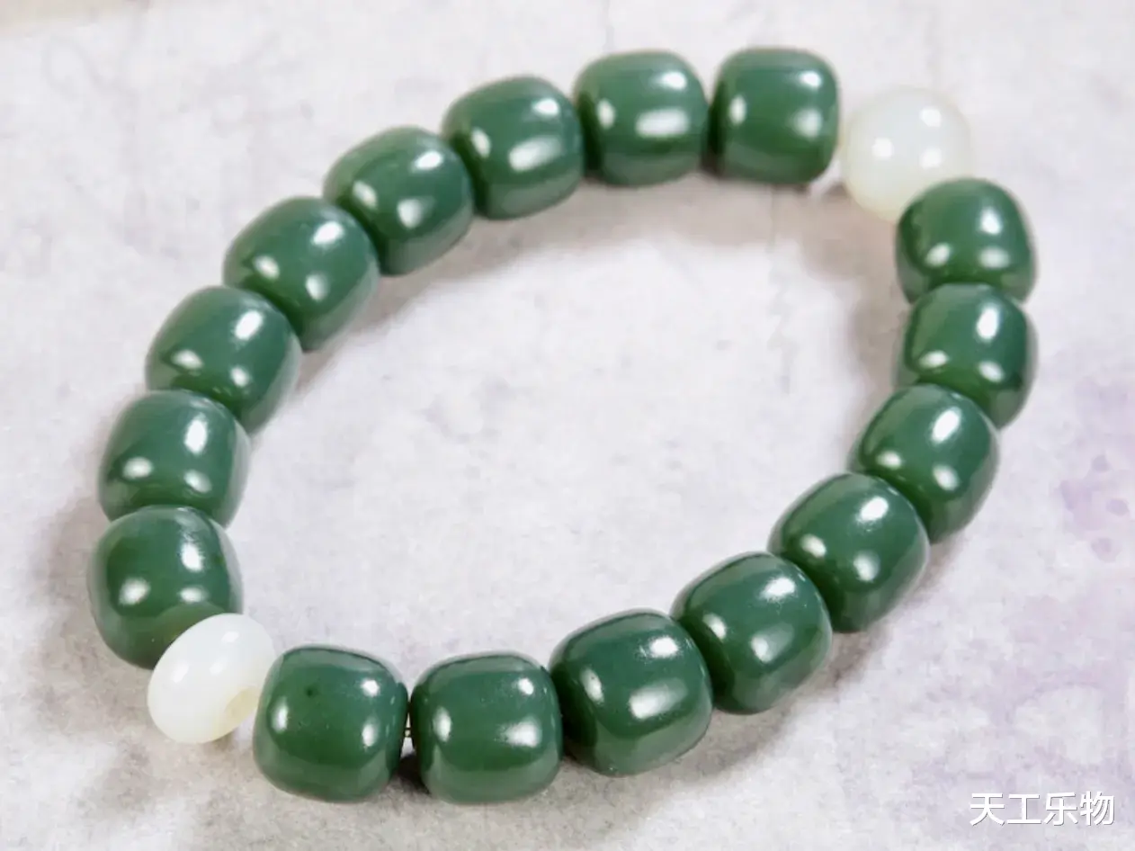 |车珠子有瘾？高端大气和田玉手串！让您一次看过瘾！