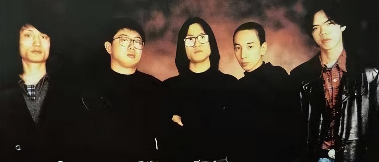 汪峰|马中赤兔，人中汪峰，51岁“被逼带货”14小时，家里的女人太费钱