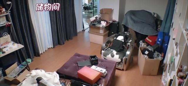 林允|26岁林允晒出北京的豪宅走红网络，全屋乱到极致，网友：很真实！