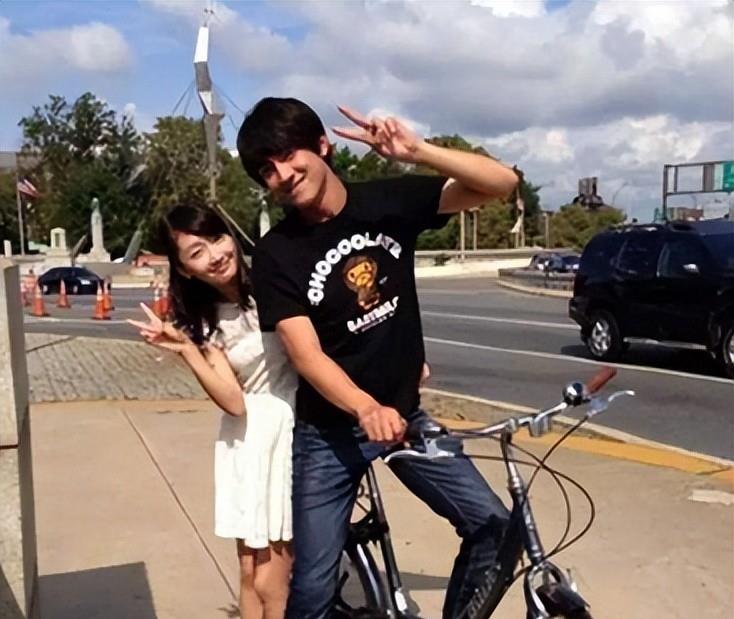 秦岚|34岁林更新:与富二代女友相恋5年,转身和周冬雨蒋梦婕牵扯不断