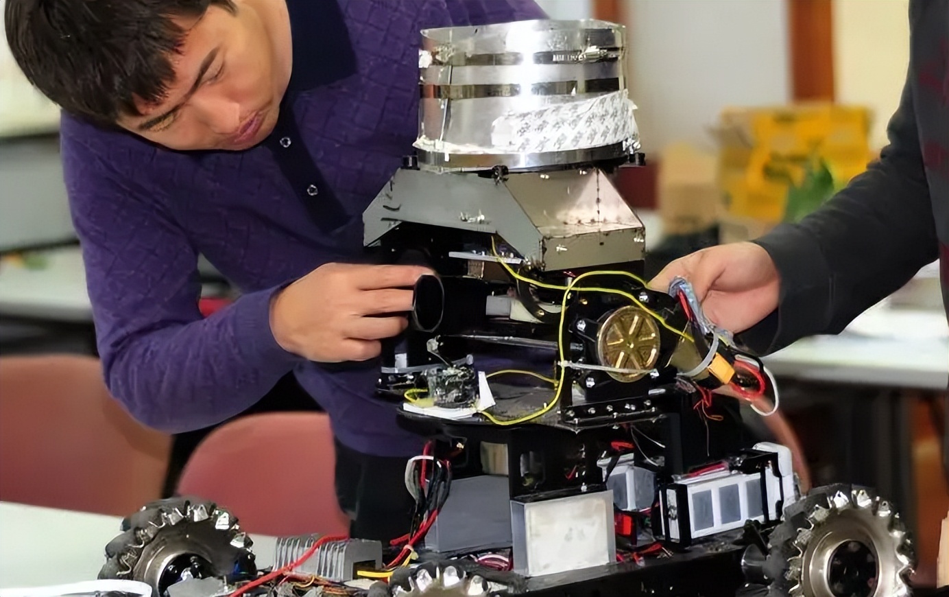 文县|“我们不考虑专升本的学生”,本科生求职被拒,专升本还有必要吗