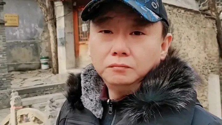 邵峰|演员邵峰为父亲祈福，其父疑因新冠病情危重！