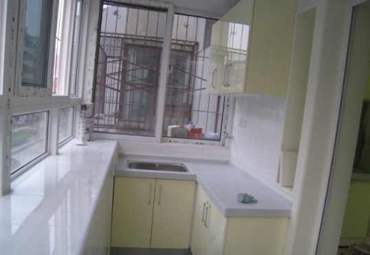 老公一意孤行把阳台改成厨房，没想到楼下邻居天天上门来投诉！