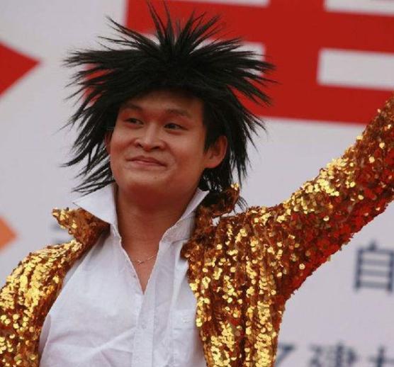 小沈龙|网红小沈龙直播卖水滴玛瑙，酒后手滑失误，20多万卖99，亏损过亿