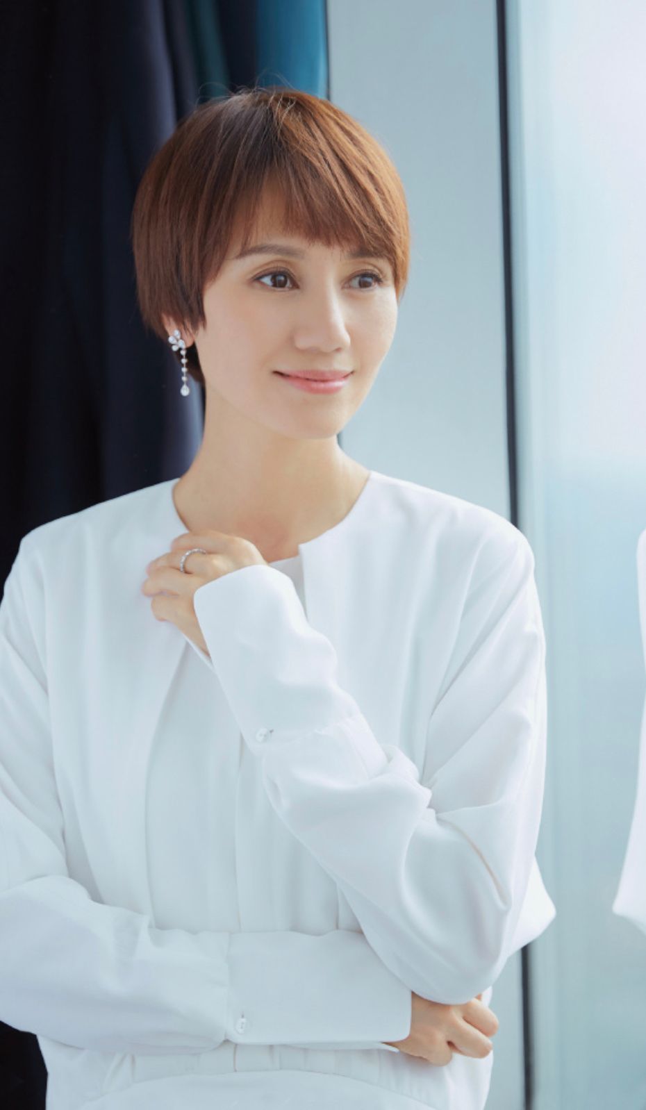 短发 看了袁泉的长发照,终于明白为什么上了年纪的女人,都喜欢留短发