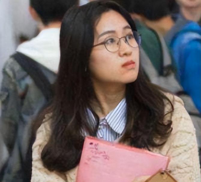 神魔大陆|陪读母亲坦言：如果可以重来，不会同意女儿考研，一番话引起共鸣