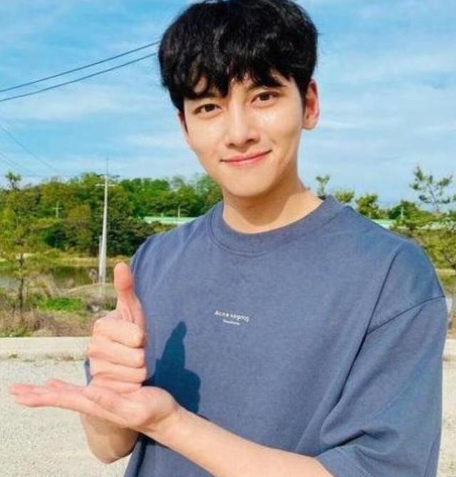 梨泰院class|《梨泰院CLASS》导演打造最强综艺，邀朴宝剑组四大男神齐亮相