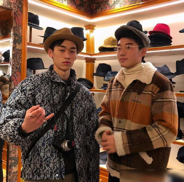 林依轮|林依轮再次成“人生赢家”，大儿子考世界名校，小儿子成国际男模