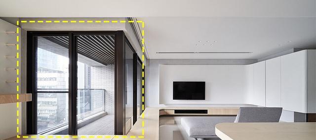 大横厅配7米长阳台,全打通一半装地台休闲,一半封玻璃多功能房