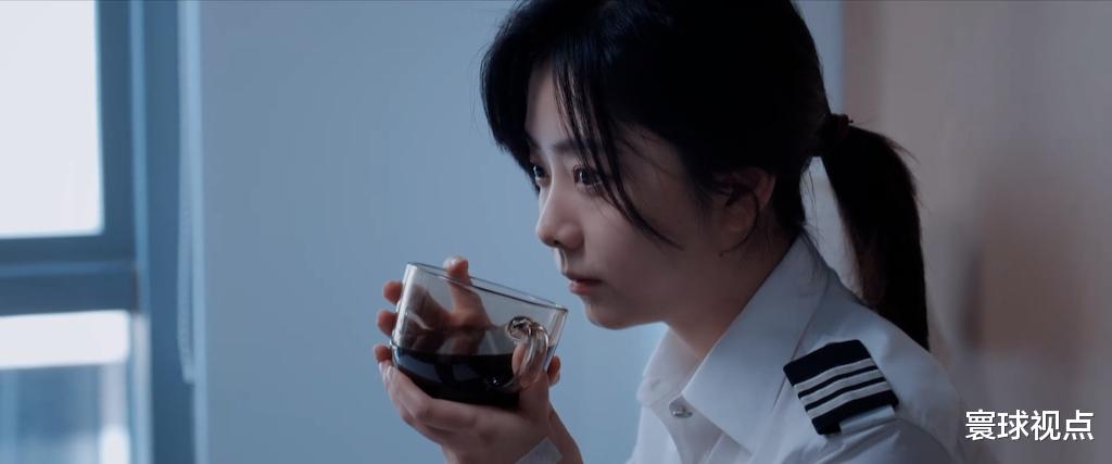 谭松韵|狼吞虎咽、毫无形象，谭松韵“吃盒饭”给多少演员上了生动的一课