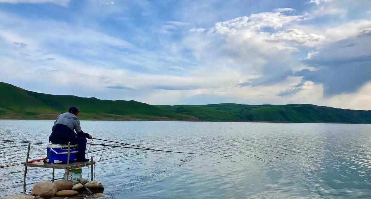 |男子钓鱼成瘾,妻子出了一个上联,能对出下联方可出门钓鱼