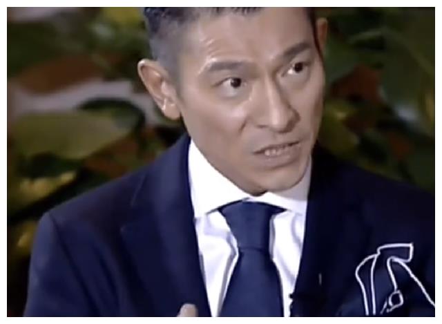 刘德华|戳破了偶像天花板,刘德华的“信仰”,撕开了流量明星的遮羞布