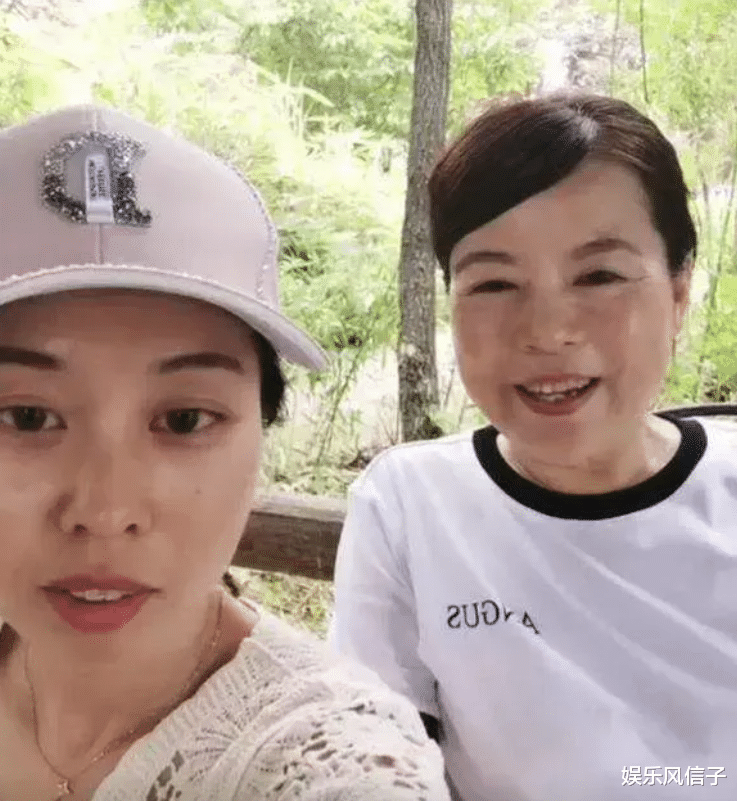 奇奇|田静晒奇奇悦悦上学,熊磊紧随其后,称楷楷周一就要开学了