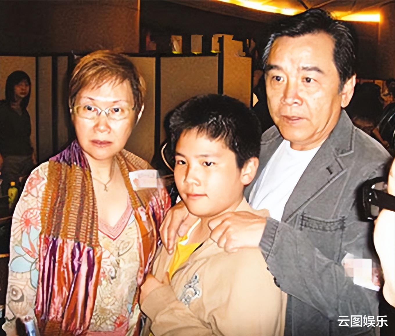 姜大卫|姜大卫夫妇为儿子庆生！27岁爱子像老爸，签李泽楷公司做直播带货