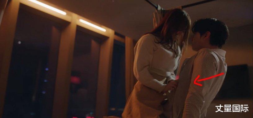 社内相亲|《社内相亲》正片「剪掉没播」5个剧情！这幕吻戏原本还有抱抱？