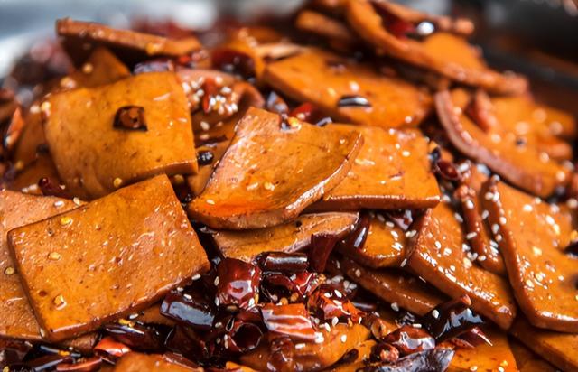 医生|52岁大妈结节病变,甲乳科医生:这2种食物,或是甲状腺“克星”