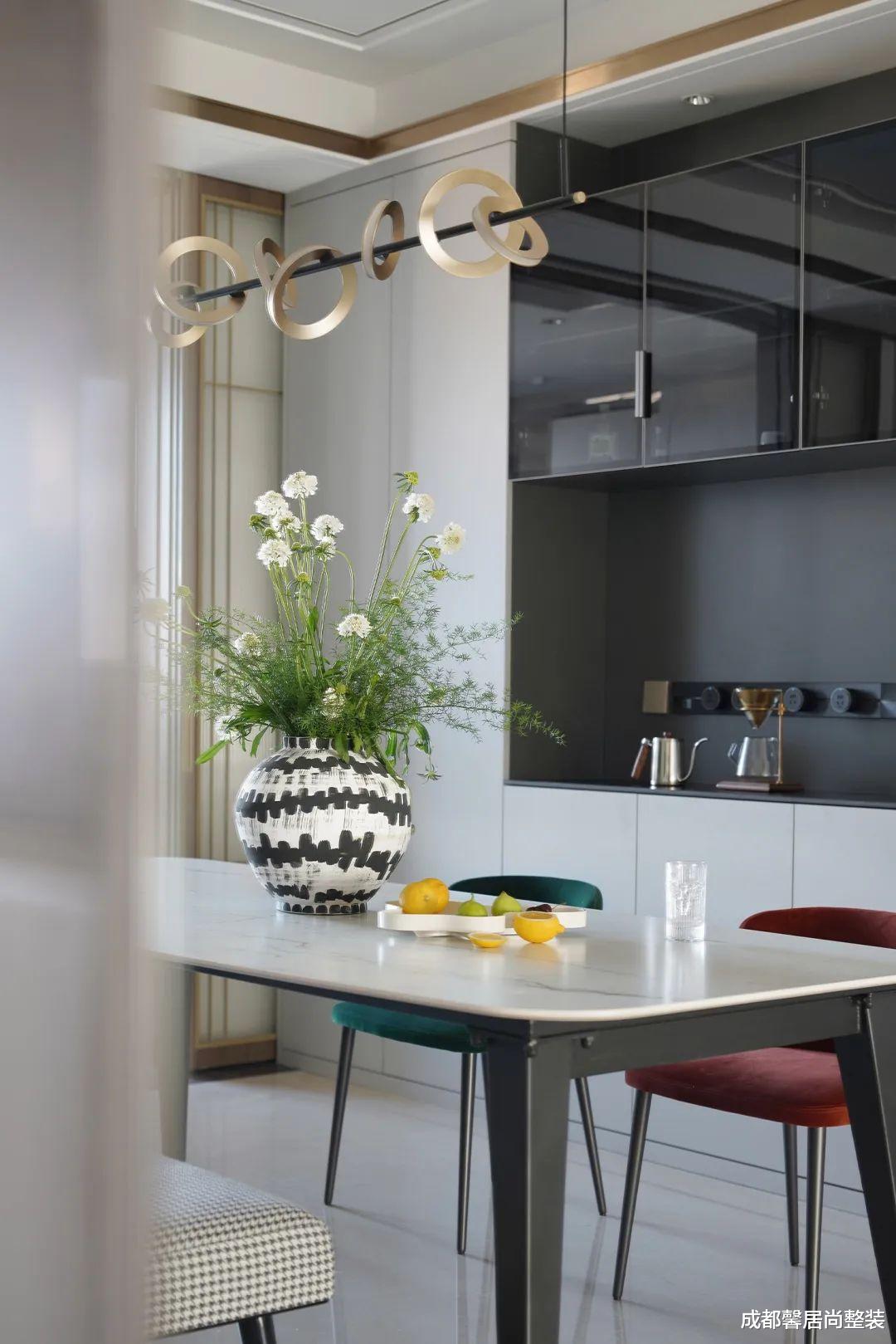 125平简约风,让人眼前一亮的绿色系,光是玄关就美爆了