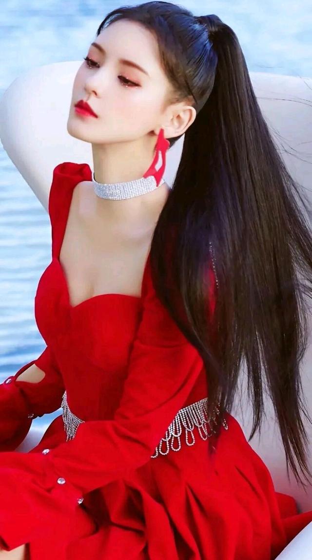 张予曦|张予曦甜美俏皮,眉目如画,性感动人