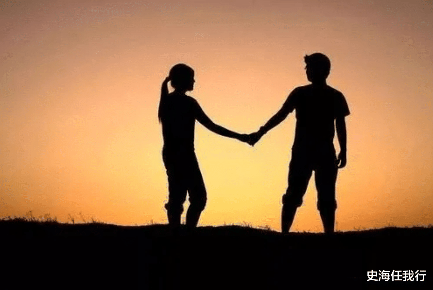 |2019年，江苏一饭店女老板拿铁棍教育闺女被刑拘：她30岁还没嫁人