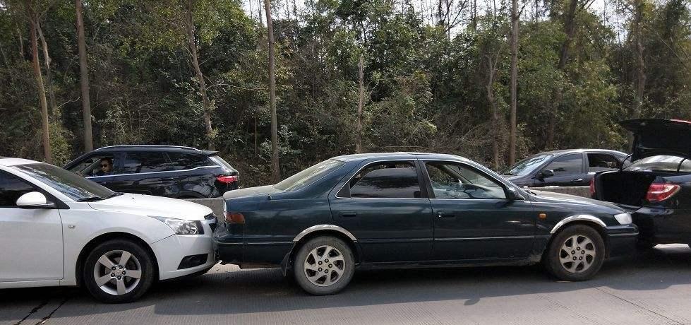 以下五种“追尾前车”情况,别着急动保险,前车用户会给你赔偿