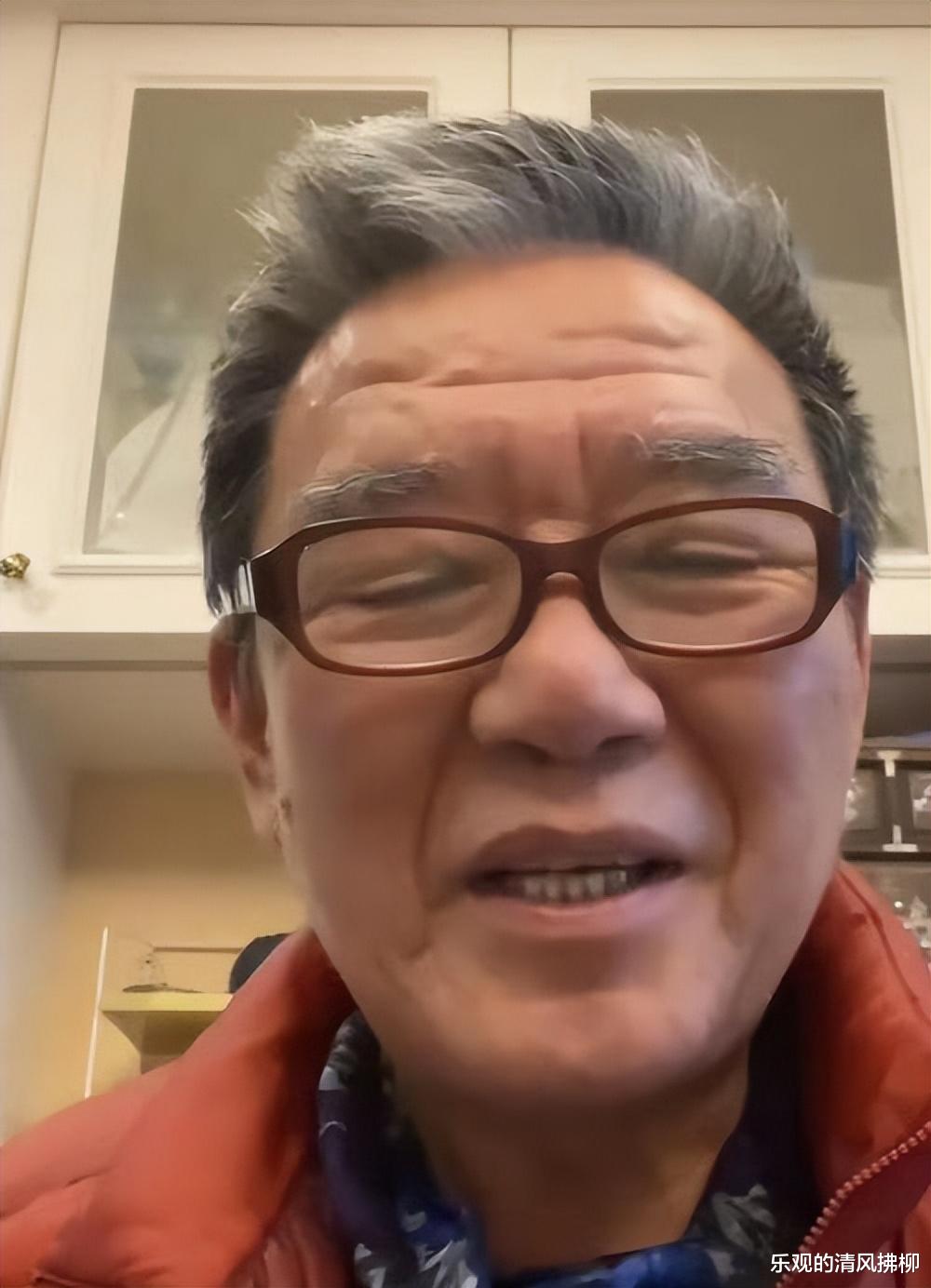 张颖颖|李立群挂小黄车卖酱油,网友直呼,厨邦找到了最佳代言人