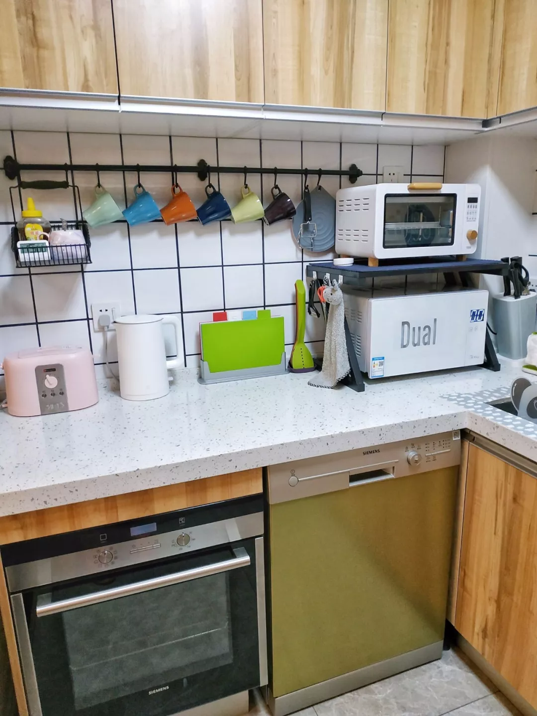 再小的厨房,装上收纳挂架,都会方便不少!