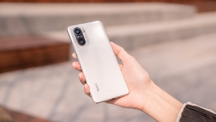 小米科技|去年的旗舰现在还很香！Redmi K40比小米12X更便宜，性能还很强