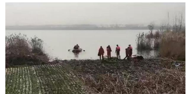 徐州:24岁少妇抱着2个月大婴儿跳湖身亡,发生了什么事?