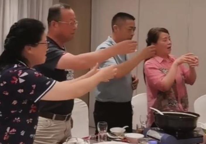 许敏|谁在炒作？杜新枝二审后频繁发长文，深夜发声晒证件指责许敏炒作