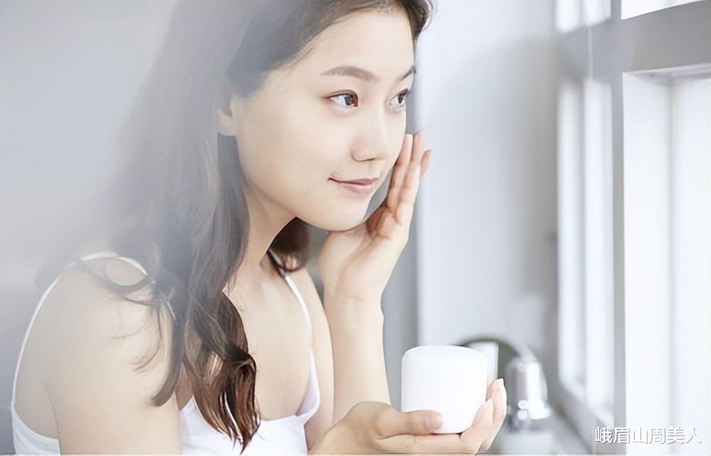 面膜 “网红式护肤”带毁了多少普通女孩?破坏皮肤屏障还容易“长痘”