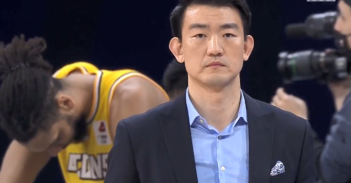广厦|4个2比0！CBA四强出炉，辽宁力争复仇，广厦替补发威考验李春江