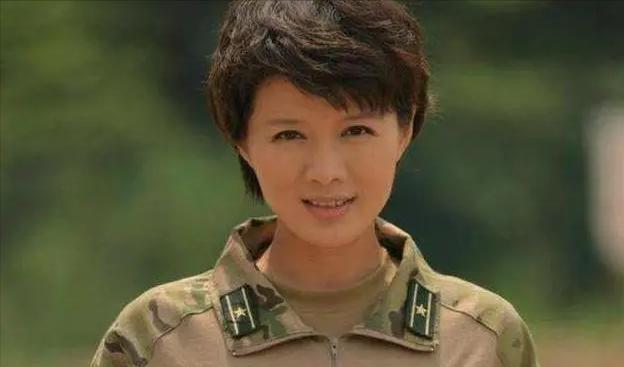 傅程鹏|傅程鹏:抛弃与结发妻子16年婚姻,转身娶小8岁港姐,还高调示爱