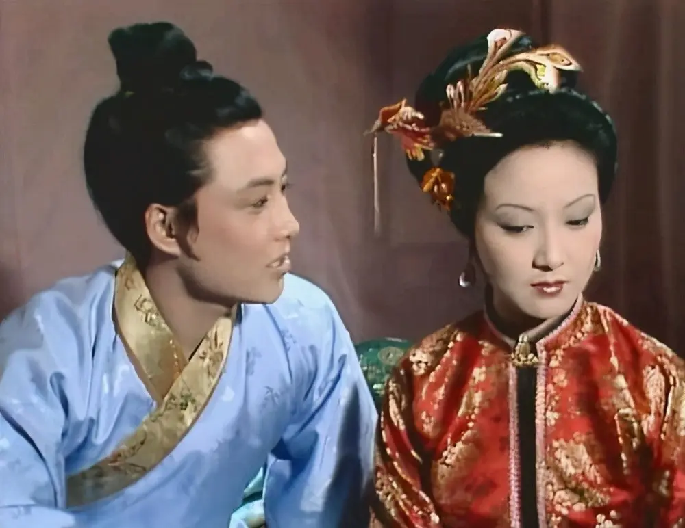 小姐姐|《红楼梦》：王熙凤的中年危机里，藏着多少职场女性的辛酸