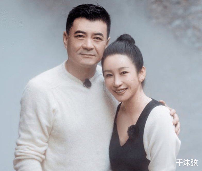 秦海璐|秦海璐一家现身游乐园!巨婴症儿子露面,乖巧懂事长相神似王新军