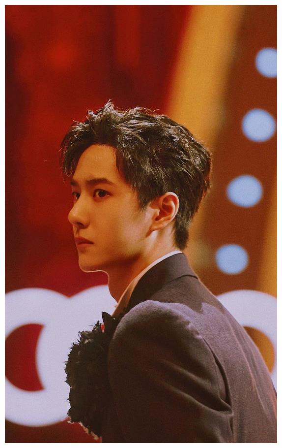 王一博|金鹰奖首轮发布:王一博携《风起洛阳》、《抉择》冲击最佳男主角