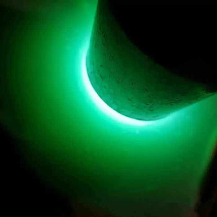 翡翠|小伙3000拿下的翡翠原石,一刀切开冰种带晴底,价值瞬间暴涨!